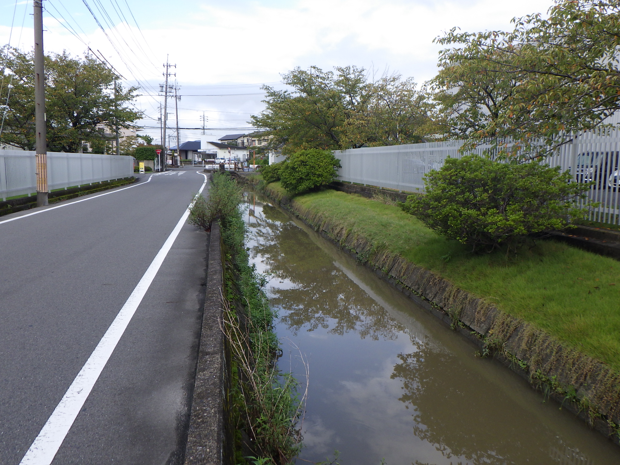 稲沢市平和町側